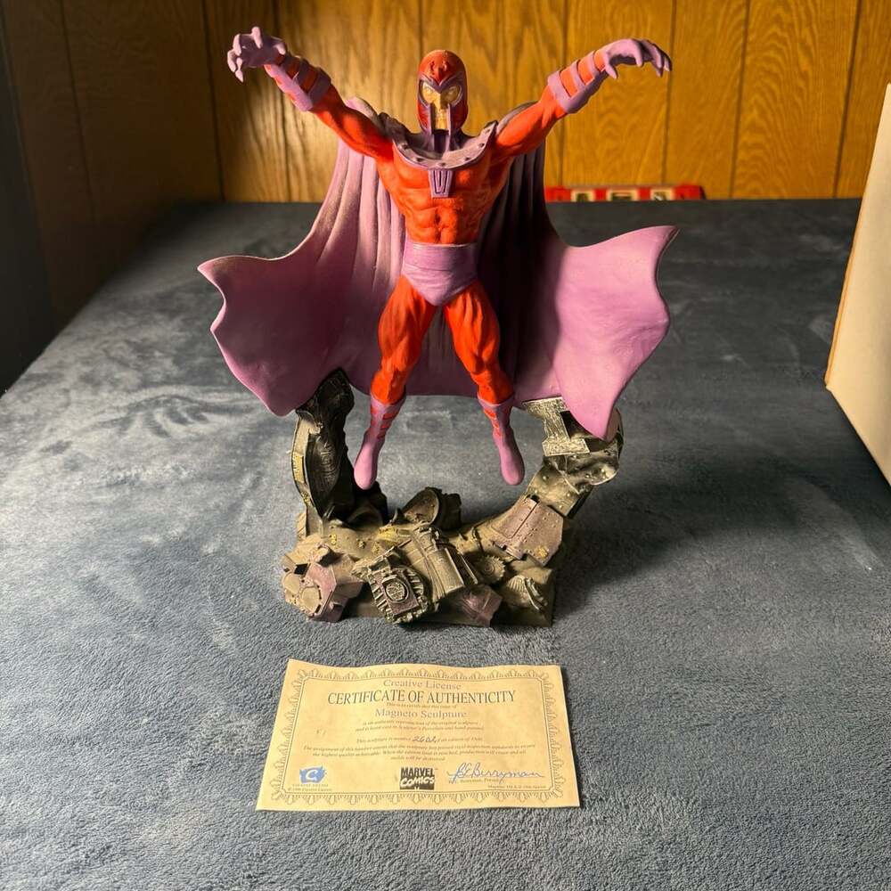 Marvel Comics limited Creative License Magneto Sculpture 1996 COA 2602/3500